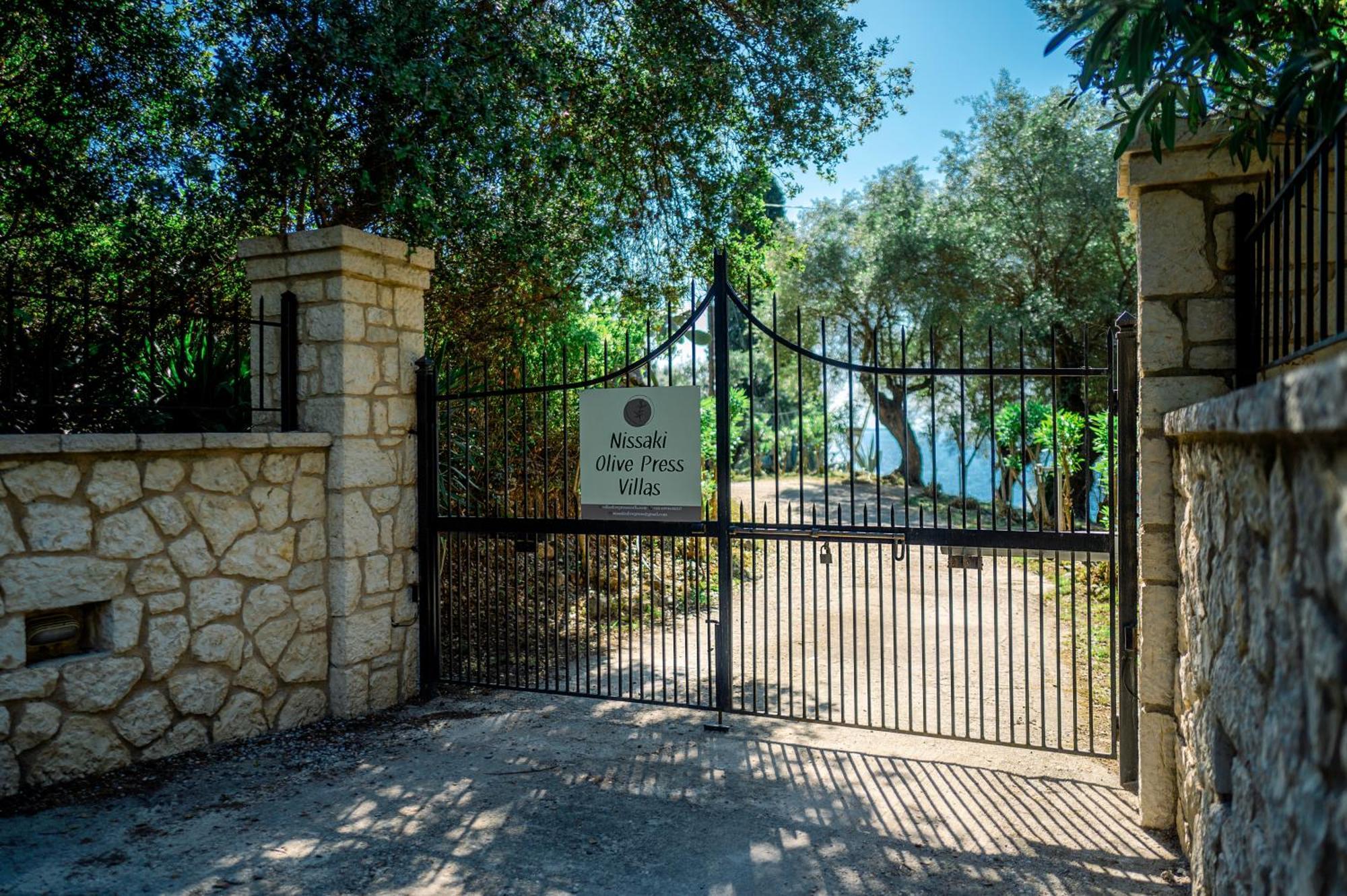 ניסקי Nissaki Olive Press Villas מראה חיצוני תמונה